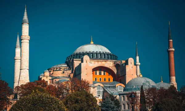 Κωνσταντινούπολη: Επιβεβαιώθηκε η ύπαρξη υπόγειων σηράγγων 9 χιλιομέτρων κάτω από την Αγία Σοφία