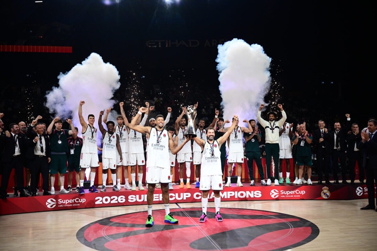 Ρεάλ Μαδρίτης: Η απονομή του πρώτου Super Cup της Euroleague στους «μερένγκες»