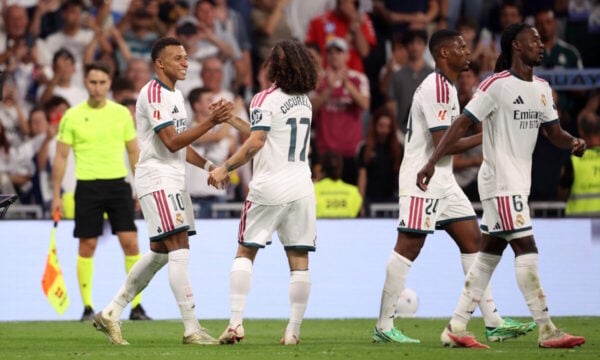 Ρεάλ Μαδρίτης – Ράγιο Βαγεκάνο 4-1: Εντυπωσιακή νίκη στο «Μπερναμπέου» με Εμπαπέ, Μπέλιγχαμ και Καρέρας