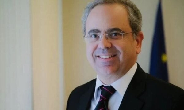 Ρεβύθης: Η αύξηση του φόρου μεταβίβασης για αγορά κατοικίας από πολίτες τρίτων χωρών δεν λύνει το στεγαστικό πρόβλημα – Υπουργείο Ακινήτων δεν θα ήταν κακή ιδέα