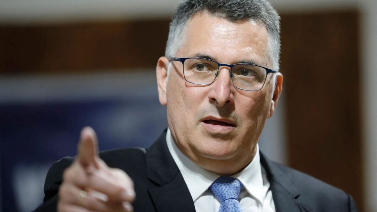 Ισραήλ: Απειλεί με αντίμετρα τη Βρετανία εάν επιβάλει κυρώσεις για τους εποικισμούς στη Δυτική Όχθη 1 Ισραήλ: Απειλεί με αντίμετρα τη Βρετανία εάν επιβάλει κυρώσεις για τους εποικισμούς στη Δυτική Όχθη