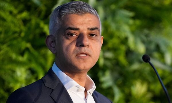 Σαντίκ Καν: Σωστή η απαγόρευση προϊόντων από παράνομους ισραηλινούς εποικισμούς, λέει ο δήμαρχος Λονδίνου