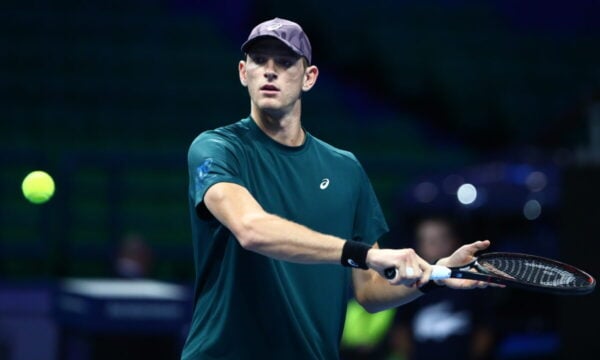 Davis Cup: Στέφανος Σακελλαρίδης ηττήθηκε με 2-0 σετ από τον Άλεξ Μόλτσαν για το Ελλάδα – Σλοβακία 0-1