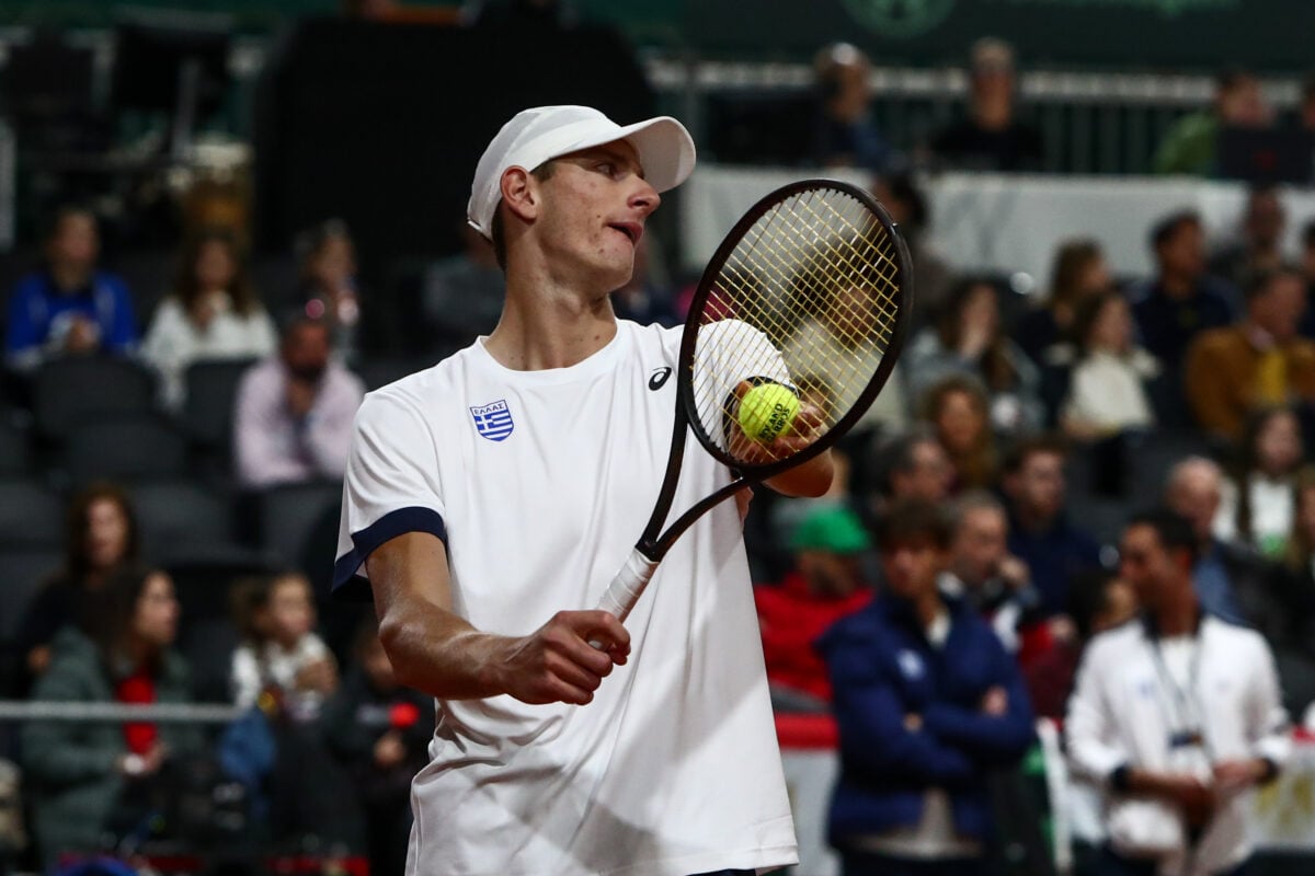Davis Cup: Νέα ήττα του Στέφανου Σακελλαρίδη και αποκλεισμός της Ελλάδας με 3-2 από τη Σλοβακία