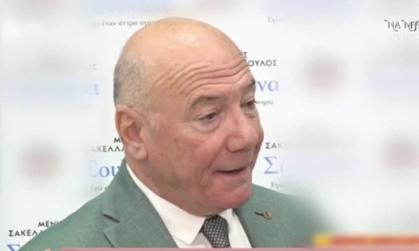 Μένιος Σακελλαρόπουλος: Αυτή είναι η κούκλα κόρη του, Κορίνα, που πρωταγωνιστεί στη σειρά του Mega  «Δύο Μαύρα Πουκάμισα»