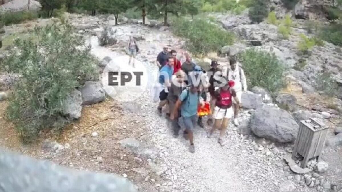 Συναγερμός στο φαράγγι της Σαμαριάς: Μοναχός έχασε τις αισθήσεις του κατά τη διάσχισή του 1 Συναγερμός στο φαράγγι της Σαμαριάς: Μοναχός έχασε τις αισθήσεις του κατά τη διάσχισή του