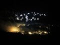 Φαντασμαγορικές εικόνες από τη Σαντορίνη: Η νύχτα έγινε μέρα από την εντυπωσιακή αναπαράσταση της έκρηξης του ηφαιστείου