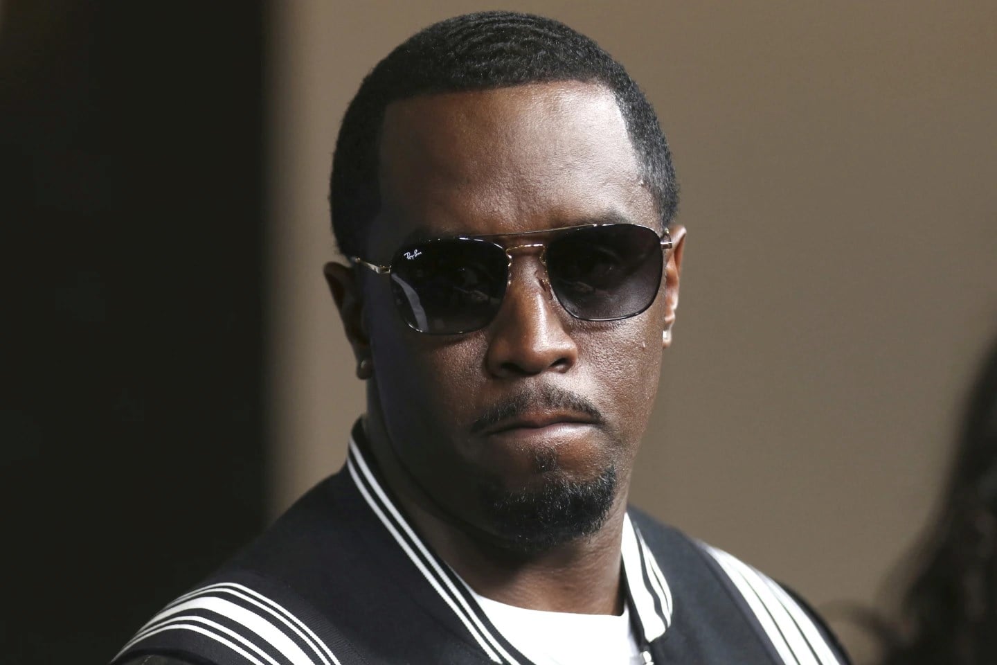 Σον «Diddy» Κονμπς: VIP διαβίωση στη φυλακή με μασάζ, αλκοόλ, γυμνές φωτογραφίες και κινητό