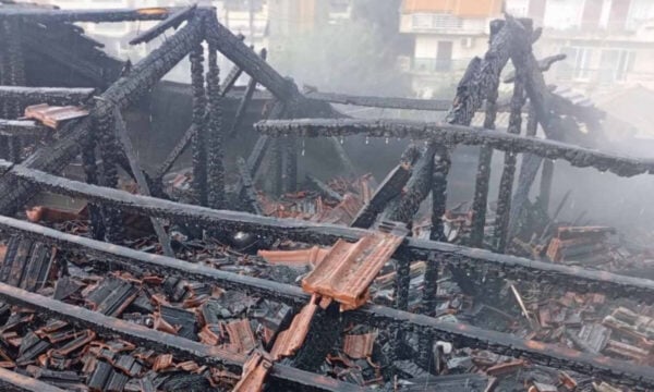 Κέρκυρα: Σφοδρή κακοκαιρία με κεραυνούς, χαλάζι και πλημμύρες πλήττει το νησί – Φωτιά από κεραυνό σε πολυκατοικία
