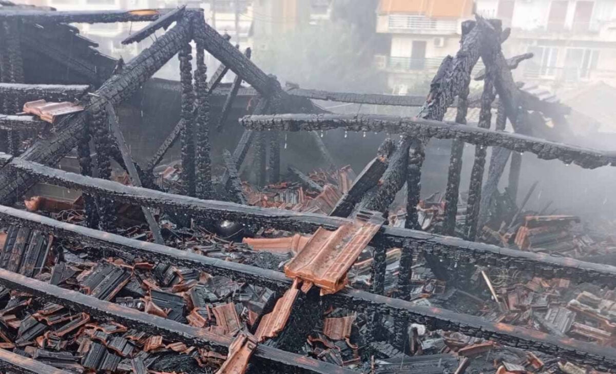 Κέρκυρα: Σφοδρή κακοκαιρία με κεραυνούς, χαλάζι και πλημμύρες πλήττει το νησί – Φωτιά από κεραυνό σε πολυκατοικία