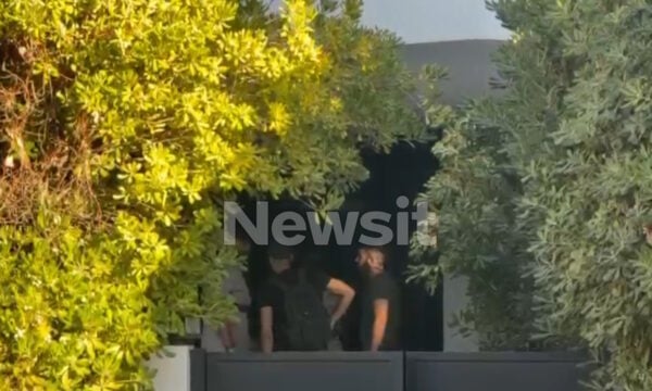 Θάνατος Γιώργου Μαζωνάκη: Εισαγγελέας, κλειδαράς και ελληνικό FBI στο σπίτι του τραγουδιστή