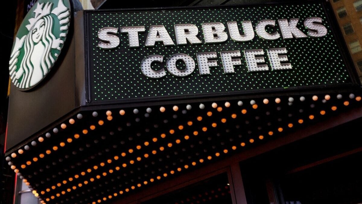 Starbucks: Κλείνουν ακόμη 250 καφέ με χαμηλές επιδόσεις στη Βόρεια Αμερική 1 Starbucks: Κλείνουν ακόμη 250 καφέ με χαμηλές επιδόσεις στη Βόρεια Αμερική