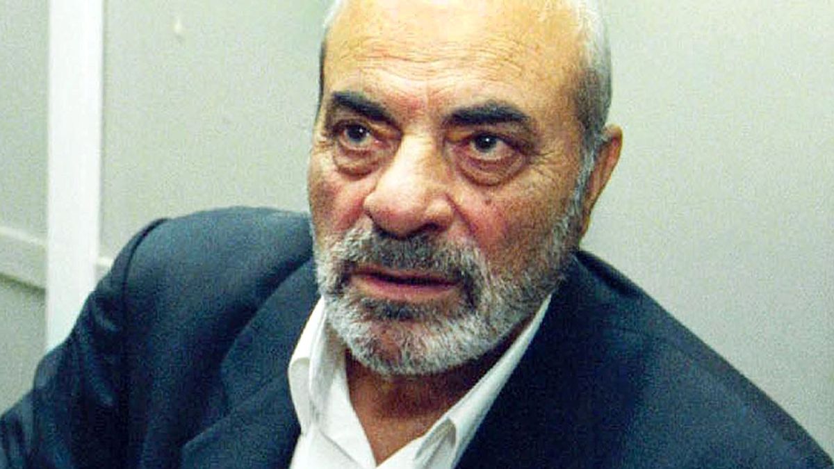 Ποιος σπουδαίος τραγουδιστής πέθανε 25 χρόνια πριν σαν σήμερα που κηδεύτηκε ο Μαζωνάκης 8 Στέλιος Καζαντζίδης