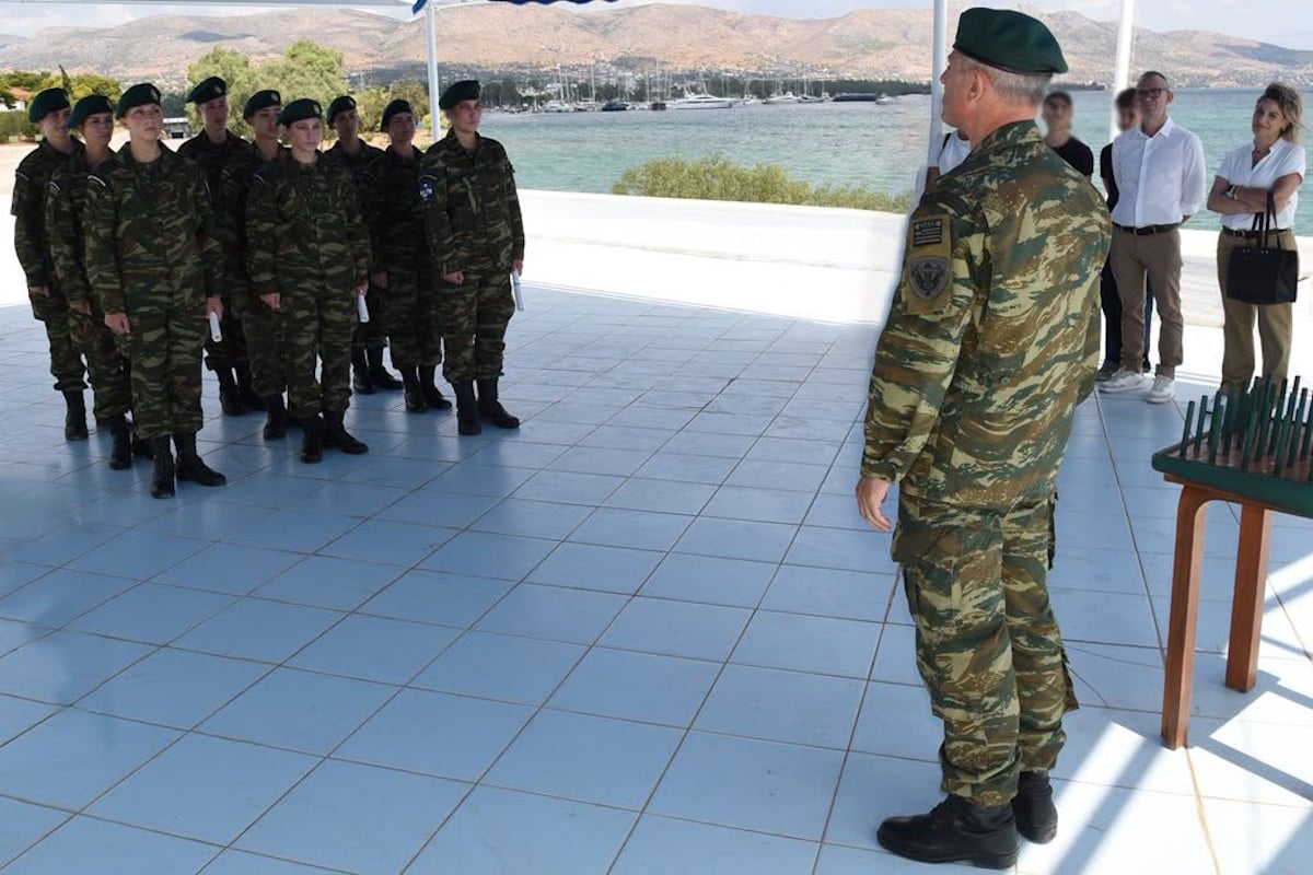 Ιστορική ημέρα για τον Στρατό Ξηράς: Πραγματοποιήθηκαν οι Τελετές Ονομασίας και Απονομής Μπερέ των Εθελοντριών Γυναικών