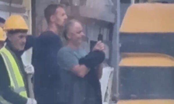 Έκρηξη στην Πλάκα: Συγγενείς θυμάτων φωτογραφίζουν το σημείο – «Η Έρις ήταν 3 μηνών έγκυος, είμαστε συγκλονισμένοι»