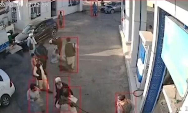 Διοικητής των Ταλιμπάν εκτέλεσε δημόσια 30χρονο στο Αφγανιστάν: βίντεο και εικόνες