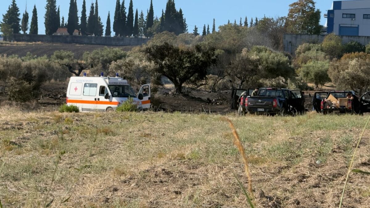 Τανάγρα: Νέο βίντεο από την ανεξέλεγκτη πορεία του Phantom πριν την θανατηφόρα πτώση – Επιχείρηση για την απομάκρυνση των συντριμμιών 8 Τανάγρα: Νέο βίντεο από την ανεξέλεγκτη πορεία του Phantom πριν την θανατηφόρα πτώση – Επιχείρηση για την απομάκρυνση των συντριμμιών
