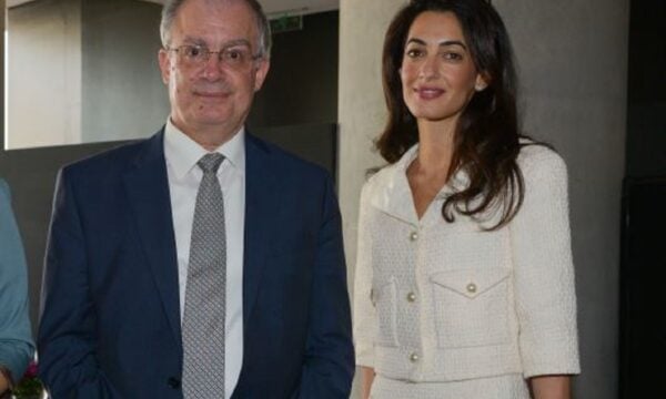 Αμάλ Αλαμουντίν Κλούνεϊ στην Αθήνα: Θα συναντηθεί με τον Κωνσταντίνο Τασούλα στο Προεδρικό για την επίσκεψή της