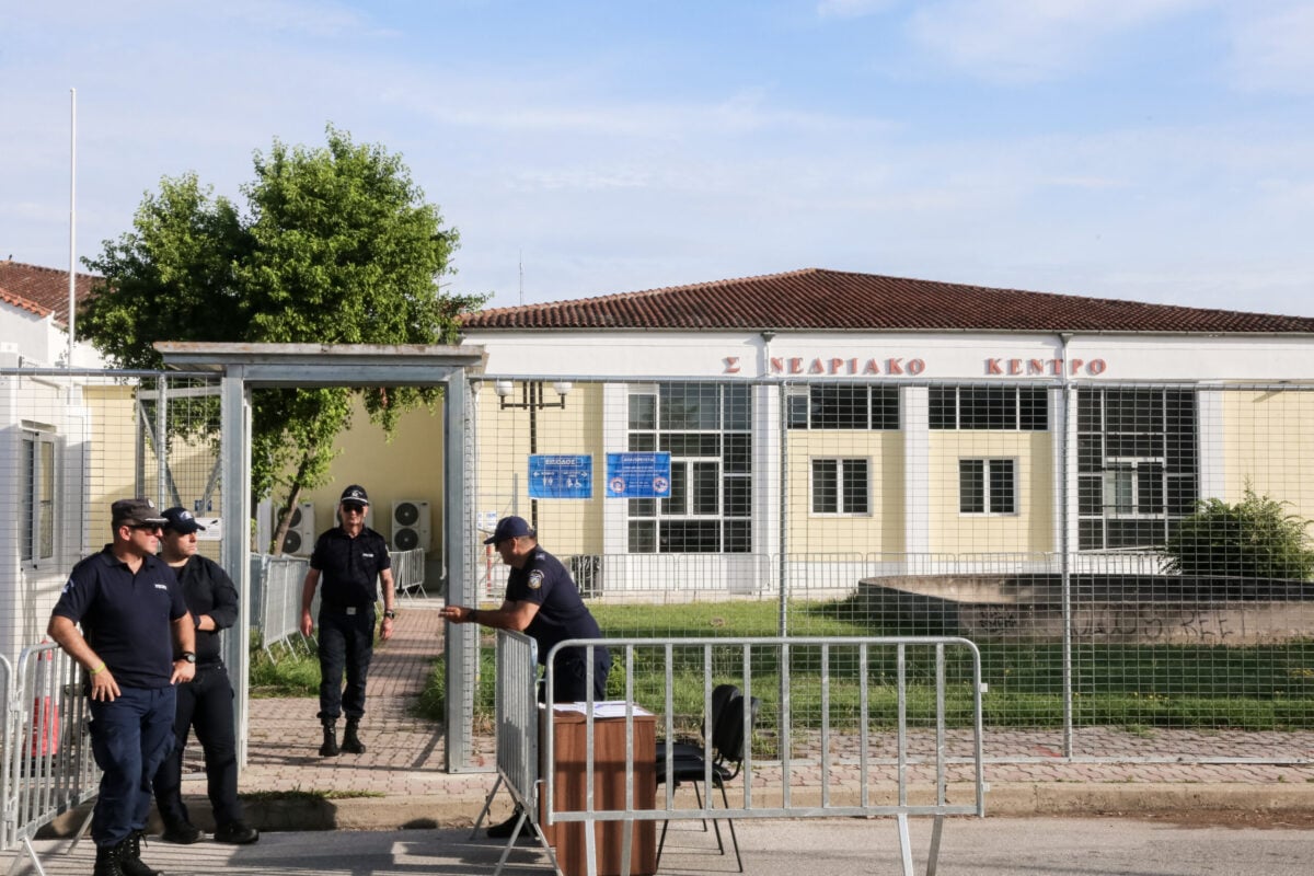 Τέμπη: Ξεκινά και πάλι σήμερα η δίκη για το σιδηροδρομικό δυστύχημα – Στο επίκεντρο οι υπερασπιστικοί ισχυρισμοί