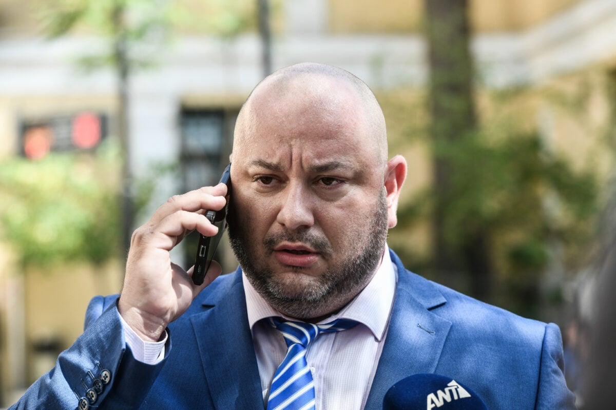 Ανδρέας Θεοδωρόπουλος: Το ηχητικό όπου ακούγεται να χτυπά τον γιο του είναι προϊόν AI – «Είναι όλα στημένα»