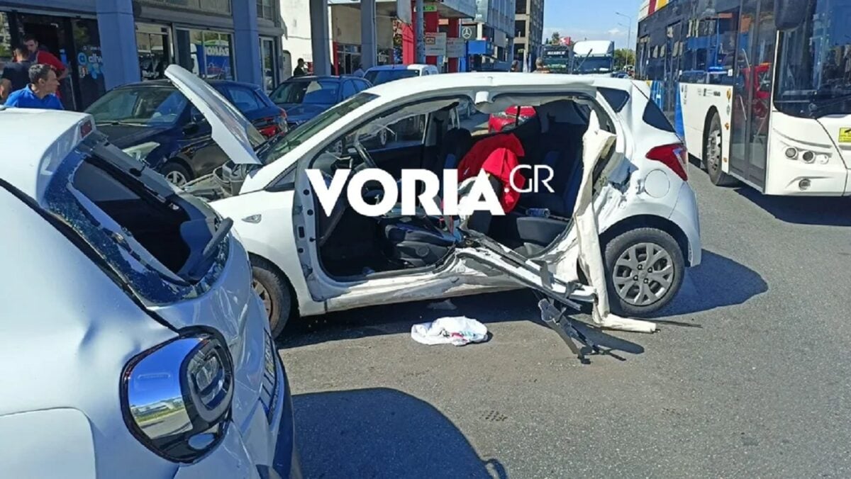 Θεσσαλονίκη: 30χρονος υπέστη επιληπτική κρίση στο τιμόνι και παρέσυρε τρία αυτοκίνητα και ένα μηχανάκι