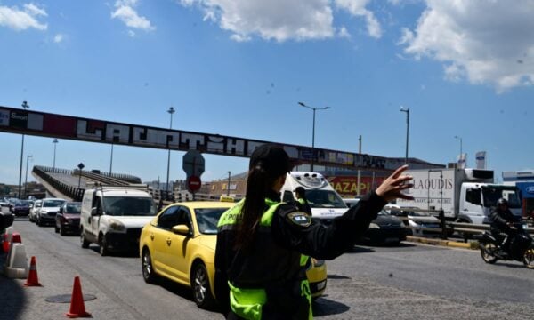 Καισαριανή: 48χρονος επιτέθηκε σε δύο γυναίκες τροχονόμους μετά από κλήση – «Δεν θα γράψεις εσύ εμένα»