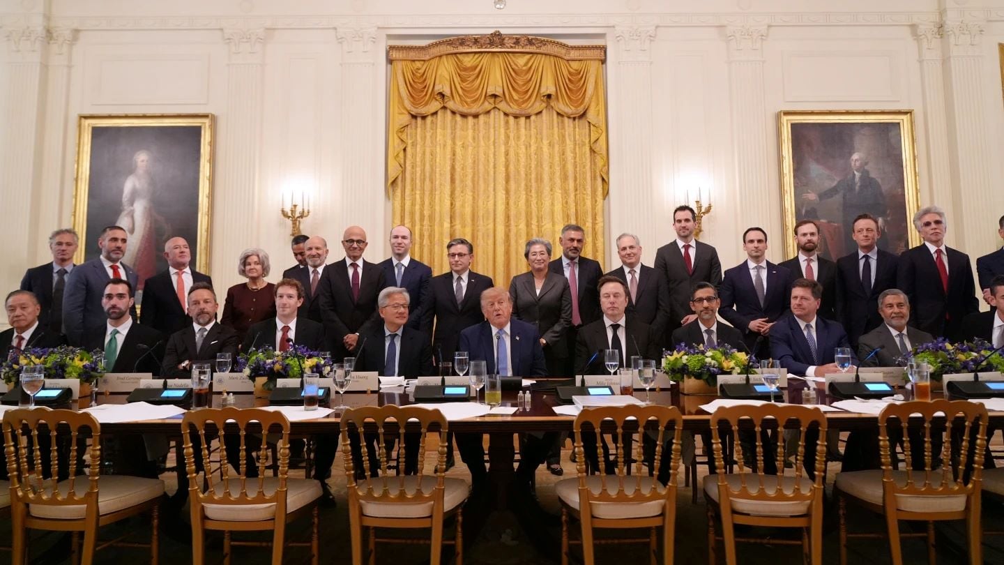 Λευκός Οίκος: Ο Τραμπ επιλέγει την «αυτορρύθμιση» της Τεχνητής Νοημοσύνης – «Ηθική» δέσμευση και «super intelligence» 9 Λευκός Οίκος: Ο Τραμπ επιλέγει την «αυτορρύθμιση» της Τεχνητής Νοημοσύνης – «Ηθική» δέσμευση και «super intelligence»