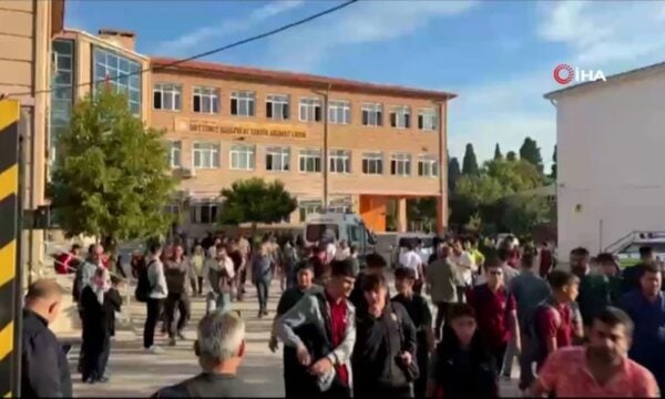Τουρκία: Ένοπλη επίθεση έξω από λύκειο – Τραυματίστηκαν μαθητές, ανθρωποκυνηγητό για τον δράστη