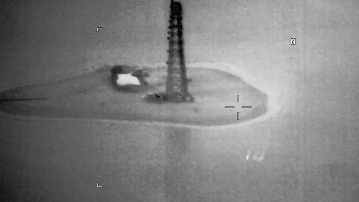 ΗΠΑ: Νέο βίντεο με UFO δημοσίευσε το Πεντάγωνο – Ιπτάμενες σφαίρες που κινούνταν με ιλιγγιώδη ταχύτητα εντόπισαν στρατιωτικοί 5 ΗΠΑ: Νέο βίντεο με UFO δημοσίευσε το Πεντάγωνο – Ιπτάμενες σφαίρες που κινούνταν με ιλιγγιώδη ταχύτητα εντόπισαν στρατιωτικοί