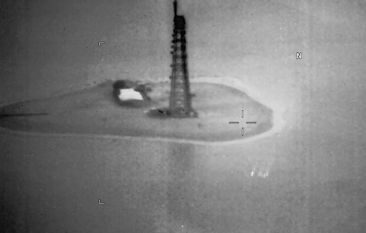 ΗΠΑ: Νέο βίντεο με UFO δημοσίευσε το Πεντάγωνο – Ιπτάμενες σφαίρες που κινούνταν με ιλιγγιώδη ταχύτητα εντόπισαν στρατιωτικοί
