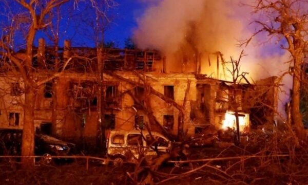 Πόλεμος στην Ουκρανία: Νέα νυχτερινή επίθεση στο Κίεβο με ισχυρές εκρήξεις – Τέσσερις τραυματίες, ανάμεσά τους δύο παιδιά