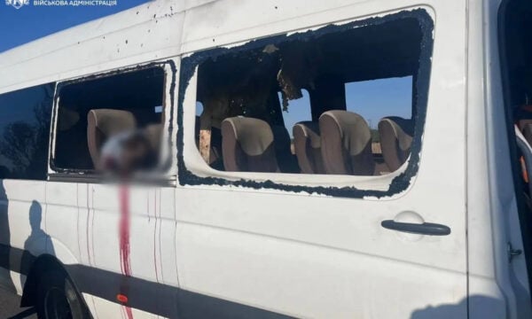 Νέα αιματοχυσία στην Ουκρανία: Ρωσικό drone χτύπησε λεωφορείο, τουλάχιστον 9 νεκροί σε νέες επιθέσεις