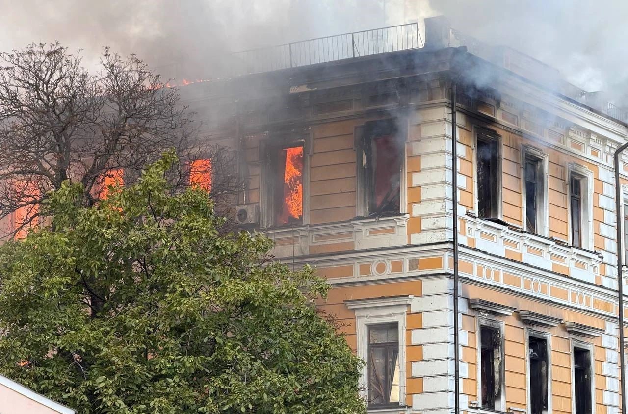 Ουκρανία: Ρωσικό drone χτύπησε την Εθνική Ακαδημία Επιστημών στο Κίεβο – Αναφορές για νεκρούς και εγκλωβισμένους