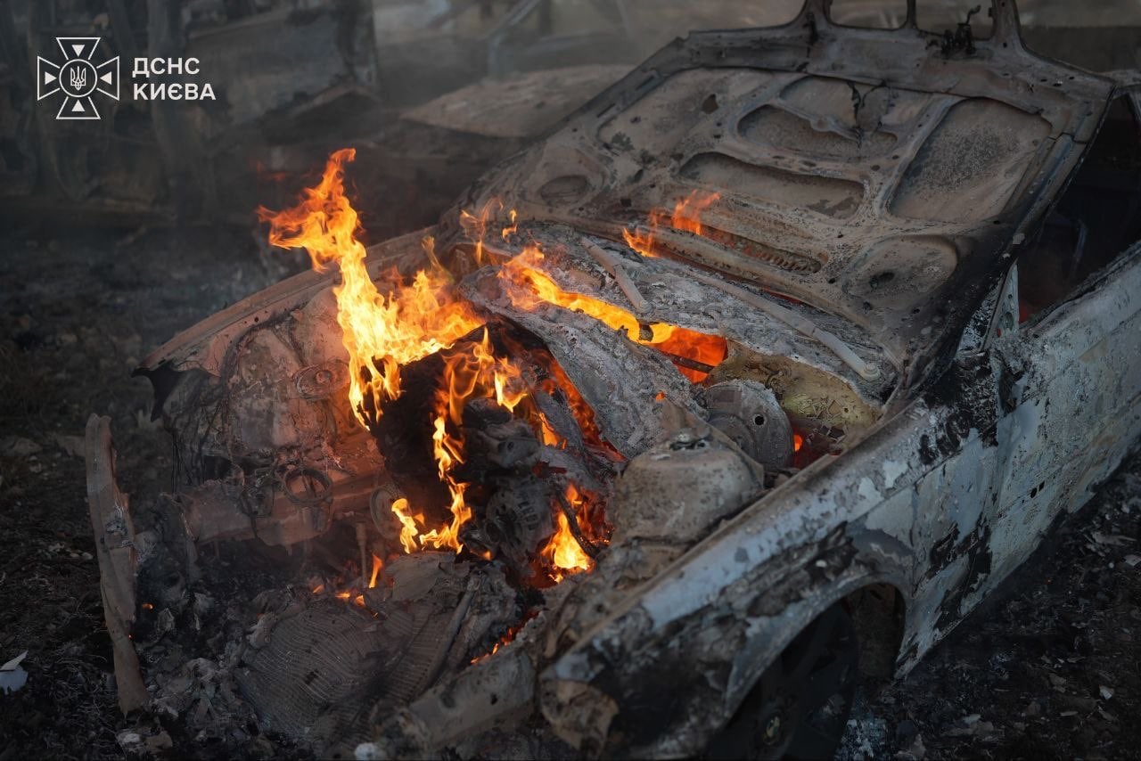 Ουκρανία: Ζελένσκι επιδιώκει άμεση συνάντηση με τον Τραμπ μετά τη ρωσική επίθεση στο Κίεβο – Νέο ρωσικό σφυροκόπημα με νεκρούς και ζημιές
