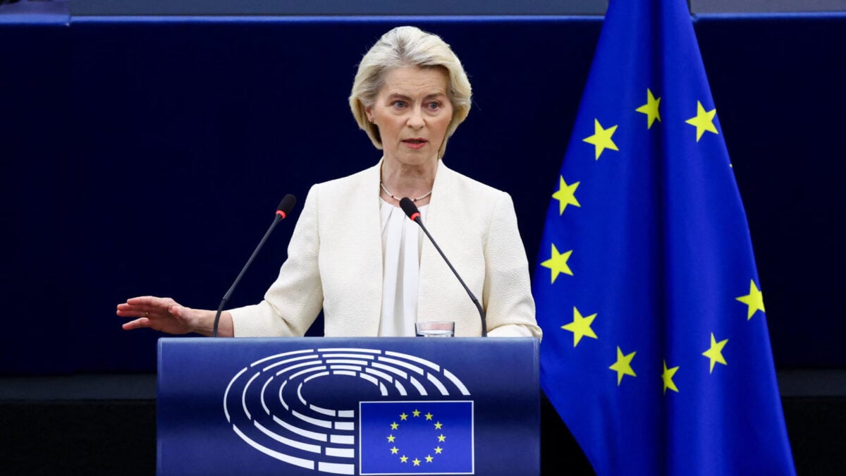 Στρασβούργο: Η Φον ντερ Λάιεν τίμησε τον Δανό και τον Έλληνα πιλότο που πέθαναν στις φωτιές στην Ψάθα – «Ήταν ήρωες» 2 Στρασβούργο: Η Φον ντερ Λάιεν τίμησε τον Δανό και τον Έλληνα πιλότο που πέθαναν στις φωτιές στην Ψάθα – «Ήταν ήρωες»