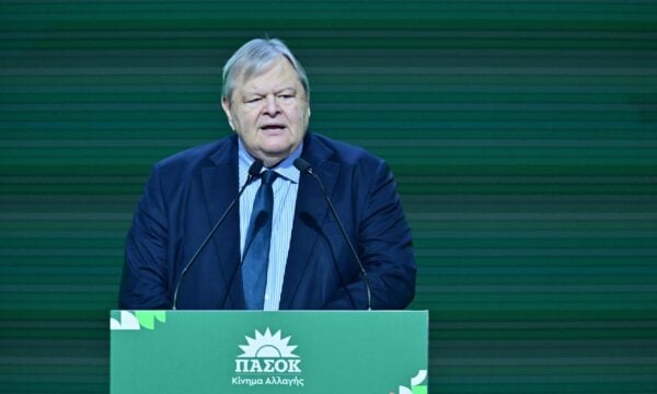 Βενιζέλος: Ισχυρό ΠΑΣΟΚ είναι και πάλι σήμερα αναγκαίο