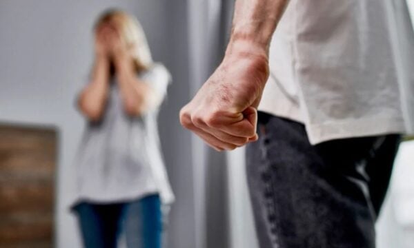 Θεσσαλονίκη: 31χρονη κατήγγειλε κακοποίηση μηνών από τον 59χρονο σύντροφό της – Η απόφαση του δικαστηρίου