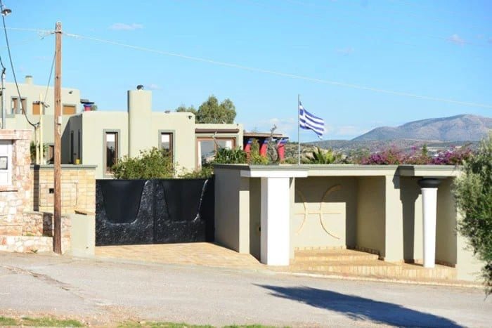 Νότης Σφακιανάκης: Πουλάει τη βίλα του στα Νότια Προάστια και απομακρύνεται από τα φώτα 10 Βίλα Νότη Σφακιανάκη