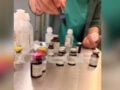 Υπόθεση Μαζωνάκη: Η 56χρονη ανειδίκευτη γιατρός έλεγε «Θα σε κάνω καινούργιο» για να προσεγγίσει ασθενείς