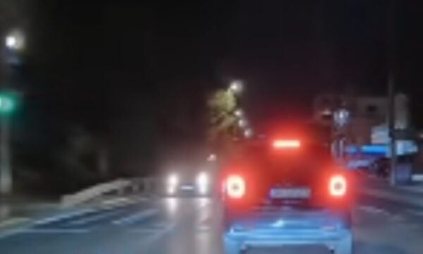 Ταυτοποιήθηκε ο οδηγός που πήγαινε ανάποδα στην παραλιακή: Βίντεο από το περιστατικό