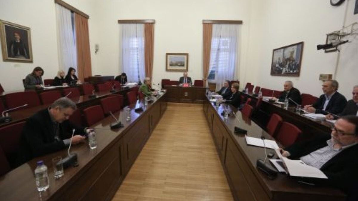 Βουλή: «Ναι» στην άρση ασυλίας του Πολάκη από την επιτροπή Δεοντολογίας – «Όχι» για Πλεύρη και Θεοδωρικάκο 1 Βουλή: «Ναι» στην άρση ασυλίας του Πολάκη από την επιτροπή Δεοντολογίας – «Όχι» για Πλεύρη και Θεοδωρικάκο