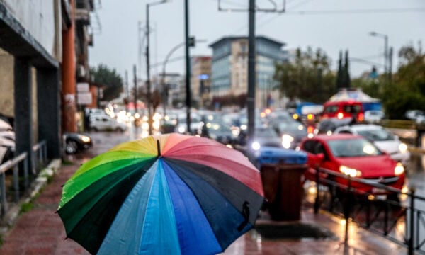 Καιρός: Καταιγίδες για 24 ώρες σε Θεσσαλία, Χαλκιδική, Εύβοια – Βουτιά 8 βαθμών στη θερμοκρασία, επικαιροποιήθηκε το έκτακτο δελτίο