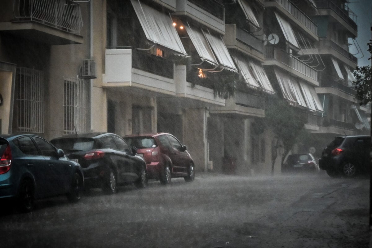 Καιρός: Χαμηλό βαρομετρικό φέρνει βροχές, καταιγίδες και πτώση της θερμοκρασίας μέσα στην εβδομάδα – Πού θα είναι έντονα τα φαινόμενα