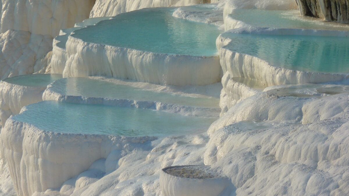 Το φυσικό spa κοντά στην «Πύλη της Κόλασης» (ΦΩΤΟ+Vid) 1 Το φυσικό spa κοντά στην «Πύλη της Κόλασης» (ΦΩΤΟ+Vid)