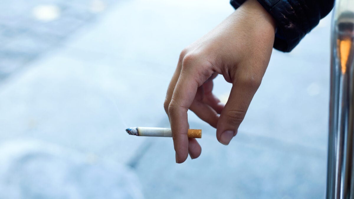 Κάπνισμα και μοναξιά: Νέα μελέτη για την απρόσμενη σύνδεση 1 Κάπνισμα και μοναξιά: Νέα μελέτη για την απρόσμενη σύνδεση