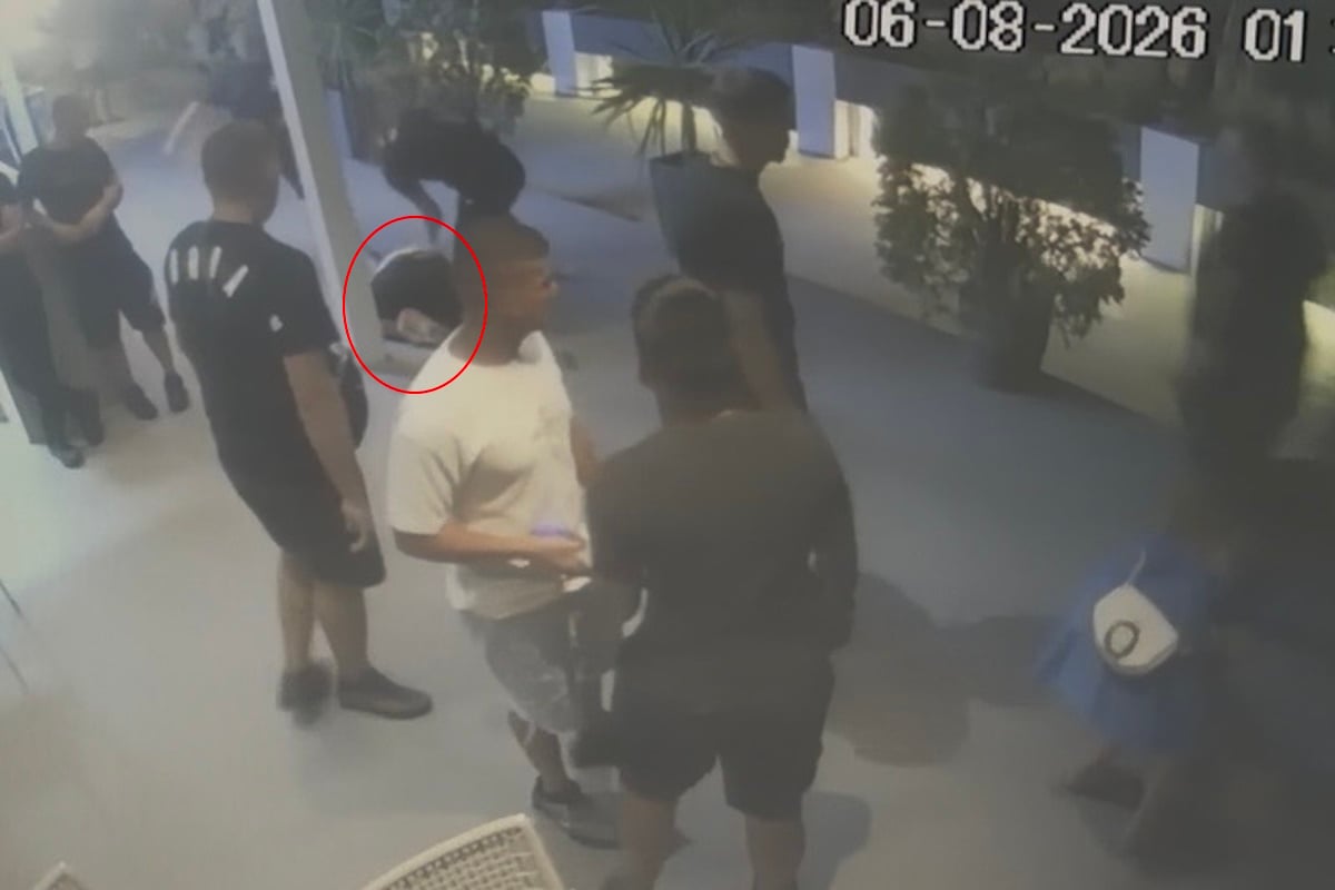 Χαλκιδική: Βίντεο ντοκουμέντο από τον ξυλοδαρμό 27χρονου τουρίστα σε μπαρ – «Με κυνήγησαν και άρχισαν να με χτυπάνε»