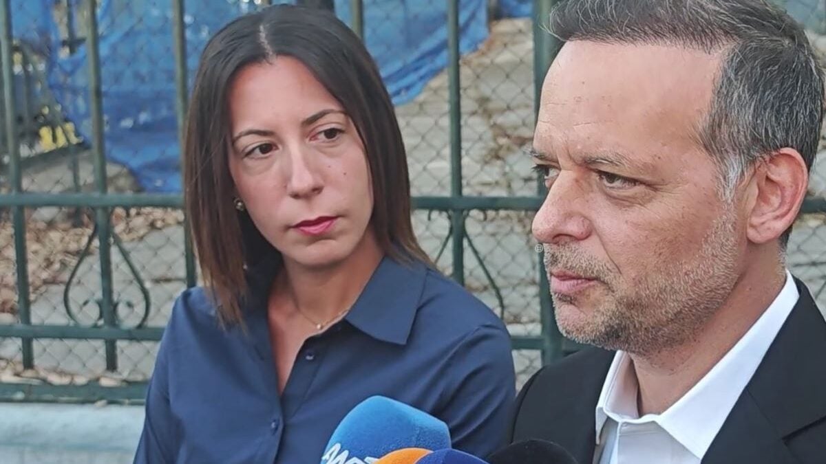 Κυψέλη: Ο Χάρης Δούκας κατέθεσε στην Εισαγγελία το πόρισμα για τις ρωγμές σε κτίρια – «Καθιζήσεις τέσσερις φορές πάνω από το κανονικό» 1 Κυψέλη: Ο Χάρης Δούκας κατέθεσε στην Εισαγγελία το πόρισμα για τις ρωγμές σε κτίρια – «Καθιζήσεις τέσσερις φορές πάνω από το κανονικό»