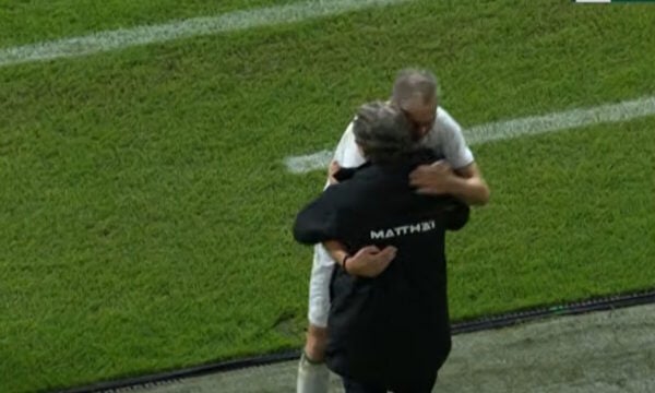 Χαριστέας και Παπασταθόπουλος βρήκαν δίχτυα στο φιλικό παλαιμάχων Βέρντερ Βρέμης – Ρεάλ Μαδρίτης, με προπονητή τον Ρεχάγκελ