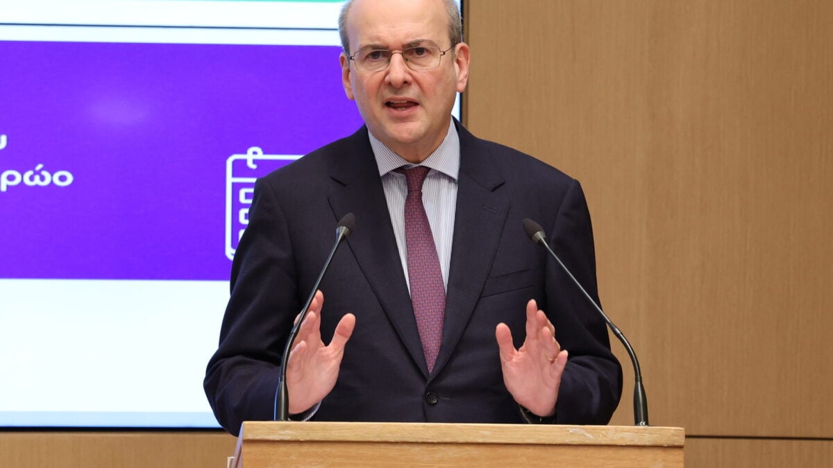 Χατζηδάκης: Τα τελευταία 7 χρόνια η κυβέρνηση έχει μειώσει 91 φόρους 1 Χατζηδάκης: Τα τελευταία 7 χρόνια η κυβέρνηση έχει μειώσει 91 φόρους