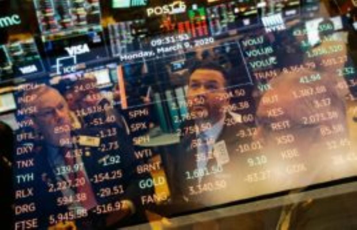 Ομόλογα: Η μείωση του ελληνικού χρέους ως ασπίδα στην αύξηση του κόστους δανεισμού διεθνώς